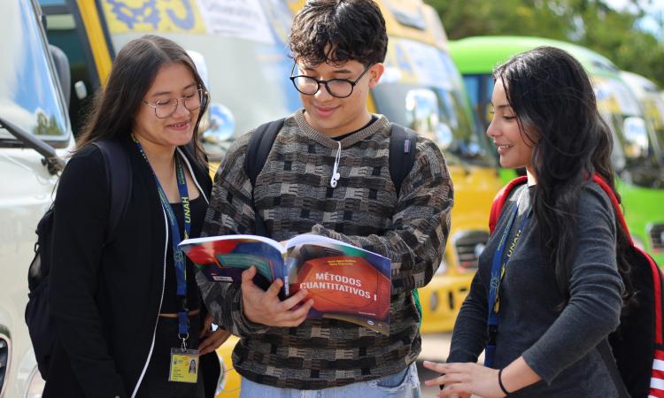 Más de 9,000 lempiras mensuales en respaldo económico para estudiantes otorga la UNAH