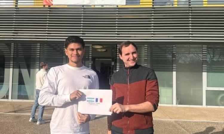 Estudiante de Química y Farmacia realiza práctica profesional en Francia