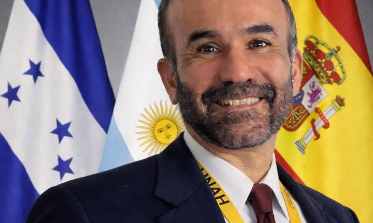 Académico de la UNAH es designado Profesor Honorífico Invitado en Argentina