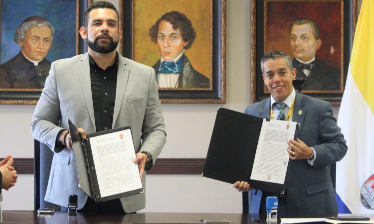 UNAH y Sesal firman convenio que garantiza estipendio a estudiantes en formación asistencial