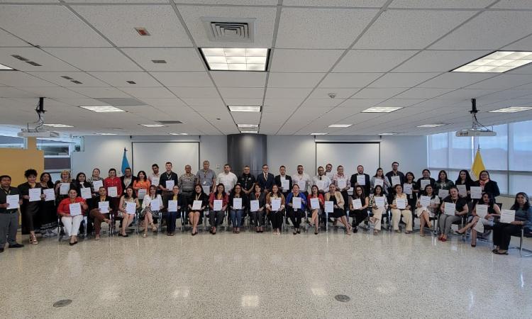 UNAH fortalece su gestión institucional con la formación de 52 auditores internos en calidad