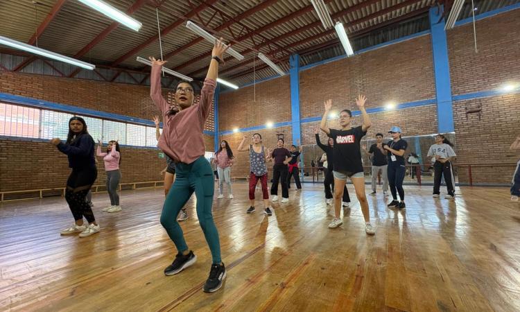 ¡Tómese una pausa para la salud! En la UNAH puede hacer zumba, yoga o fuerza totalmente gratis 
