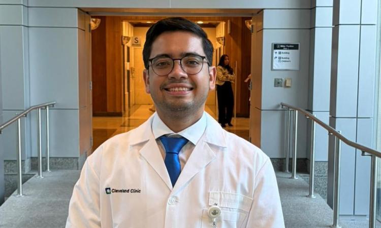 Futuro médico hondureño destaca en prestigiosa pasantía en Estados Unidos