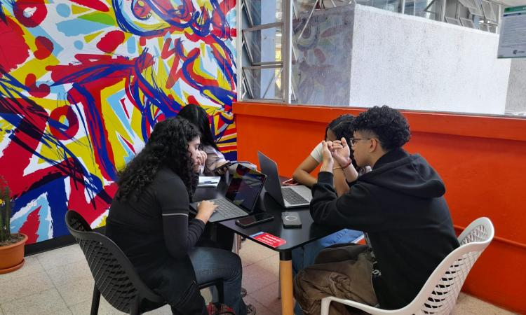 UNAH a la vanguardia: Impulsa la educación virtual y la integración de la IA.