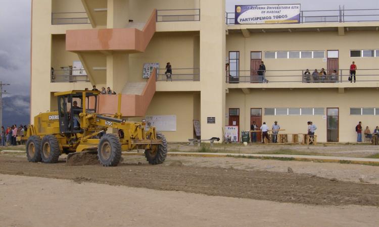 Potencial recorte presupuestario obligaría a la UNAH a frenar nuevos proyectos, aunque mantiene obras en ejecución