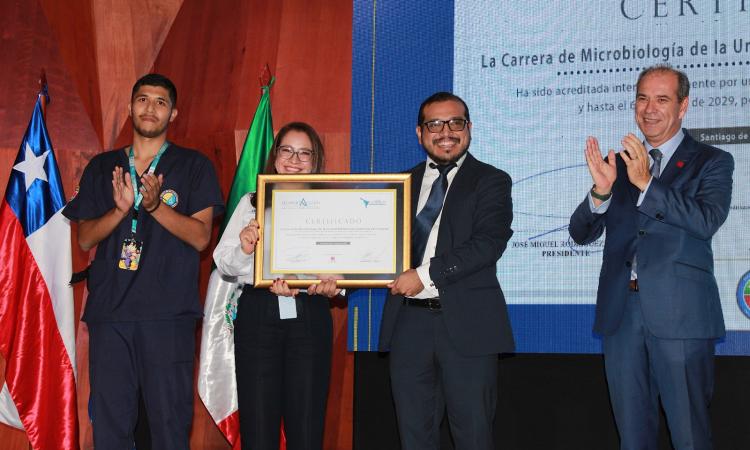 Día histórico para la UNAH: cuatro carreras alcanzan acreditación internacional