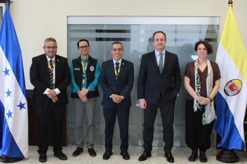 Reunion con el embajador de Espana en Honduras2