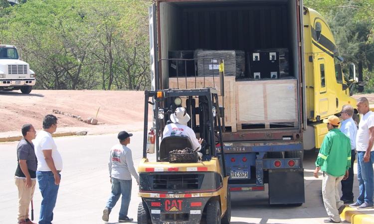 UNAH invierte 18 millones de lempiras en equipo tecnológico 