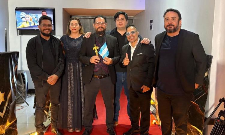 Jóvenes cineastas de la UNAH triunfan en el festival de cine en Guatemala