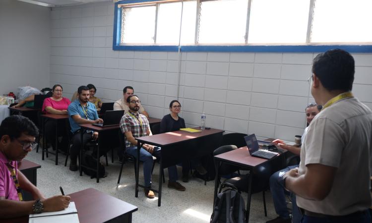 Facultad de Ingeniería capacita a su planta docente previo a inicio del II Pac