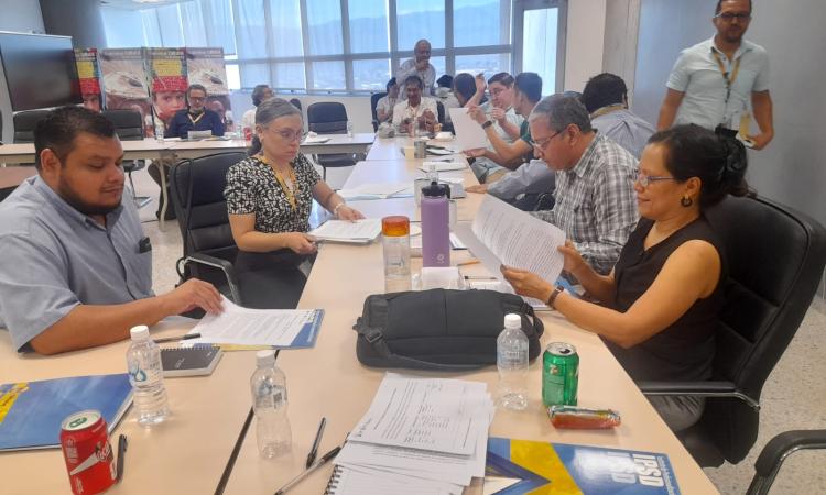 La UNAH realiza curso para que los docentes apliquen mejores técnicas de evaluación estudiantil 