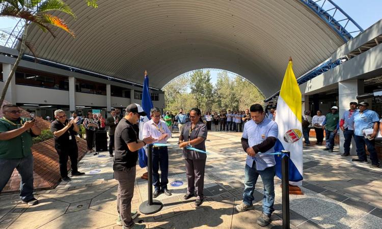 UNAH inaugura moderno Centro de Información para agilizar trámites universitarios
