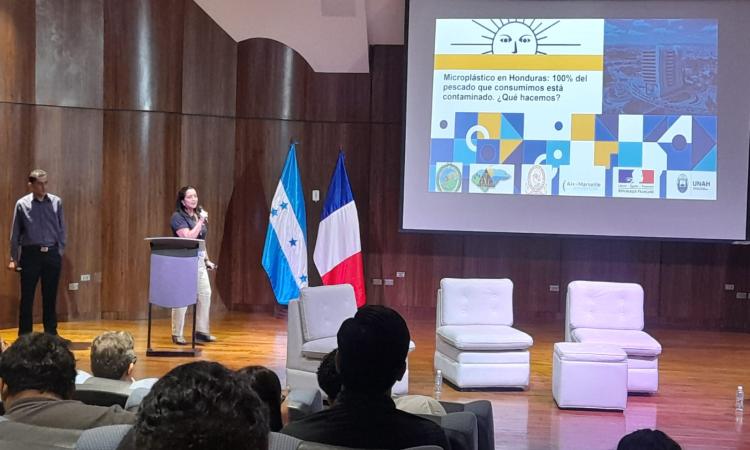 UNAH iniciará estudio comparativo sobre microplásticos en peces comerciales de las costas del Pacífico y Caribe hondureño
