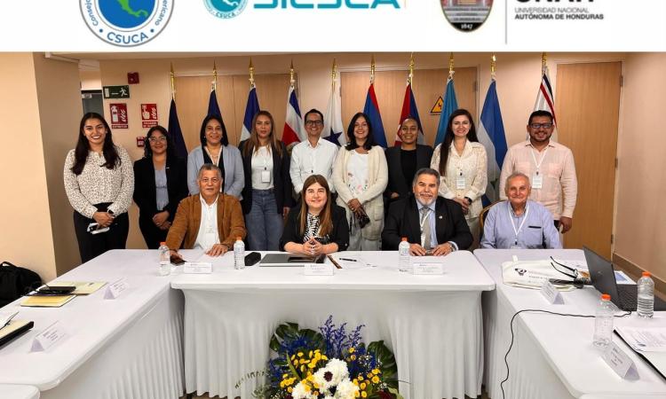 UNAH asume rol clave en la apertura de las universidades centroamericanas al mundo