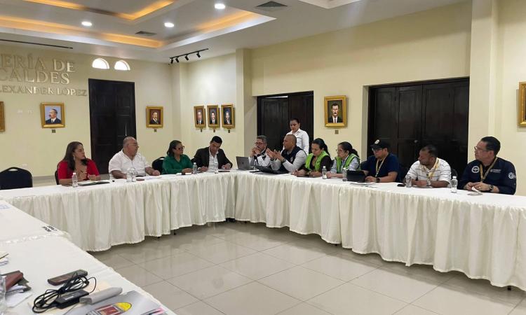 UNAH fortalece su presencia nacional con nueva oferta académica en Roatán y El Progreso
