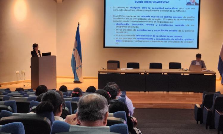 VRA-UNAH promueve foro internacional para modernizar y armonizar la educación superior en Honduras