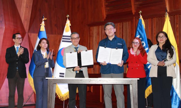 Koica y UNAH suscriben convenio para la generación de empleo y desarrollo económico en Honduras