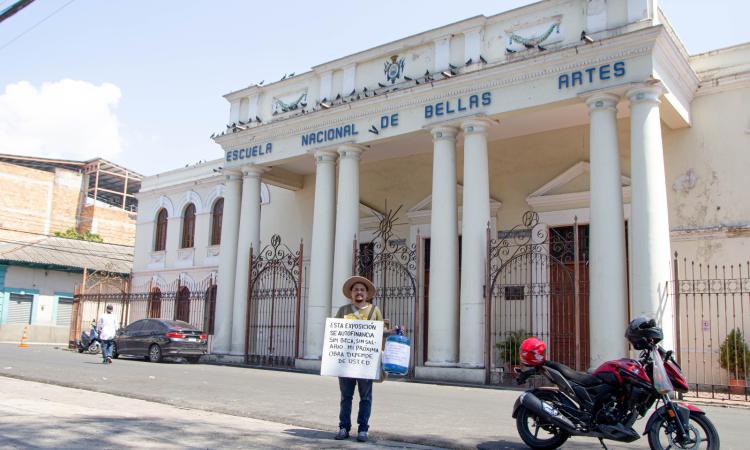 “El trabajo nos libera”: muestra artística convierte el juego en un tribunal crítico contra la precariedad laboral 