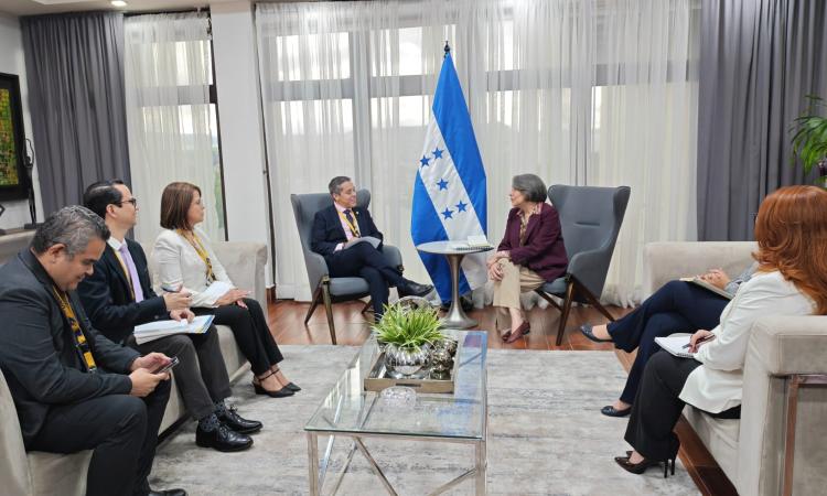 UNAH y Cancillería fortalecen alianza para impulsar internacionalización, atención a la diáspora y proyectos estratégicos de país
