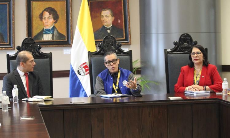 UNAH y el CAH buscan fortalecer e impulsar la formación continua de los profesionales del derecho