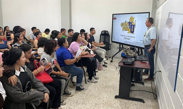 UNAH El Progreso brinda reforzamiento académico para aspirantes previo a la aplicación de la PHUMA