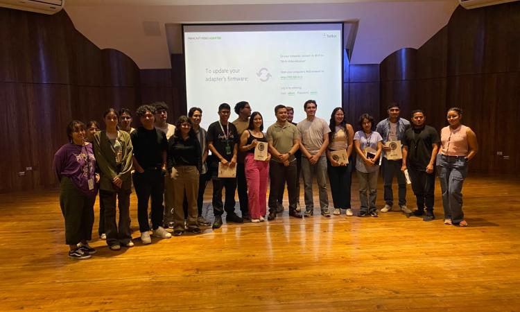 Guitarrista y compositor hondureño imparte taller de formación para estudiantes de la Carrera de Música 