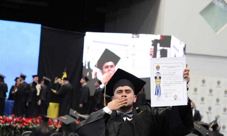Este sábado se graduarán más de 1,000 profesionales en la UNAH