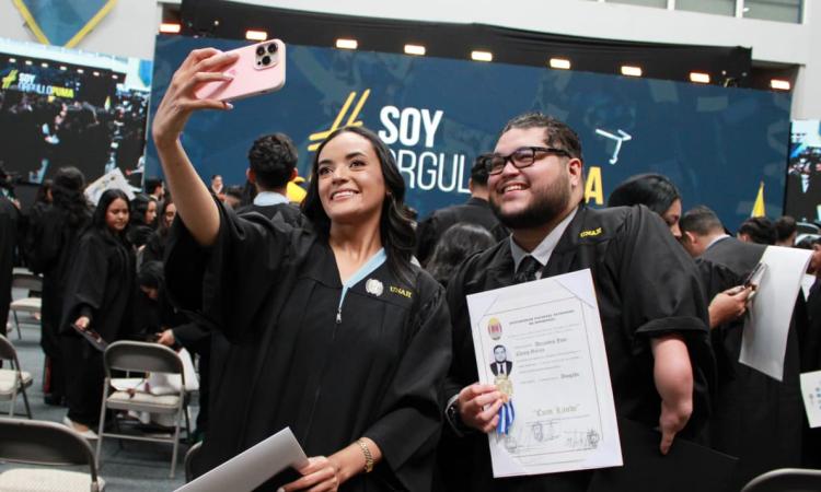 UNAH celebra el sueño de 1,054 nuevos profesionales en histórica jornada de graduación