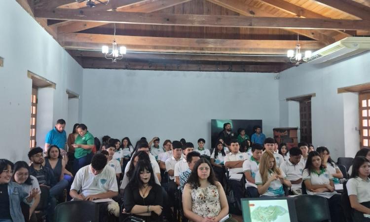 Estudiantes de Historia realizan jornada académica en Comayagua 