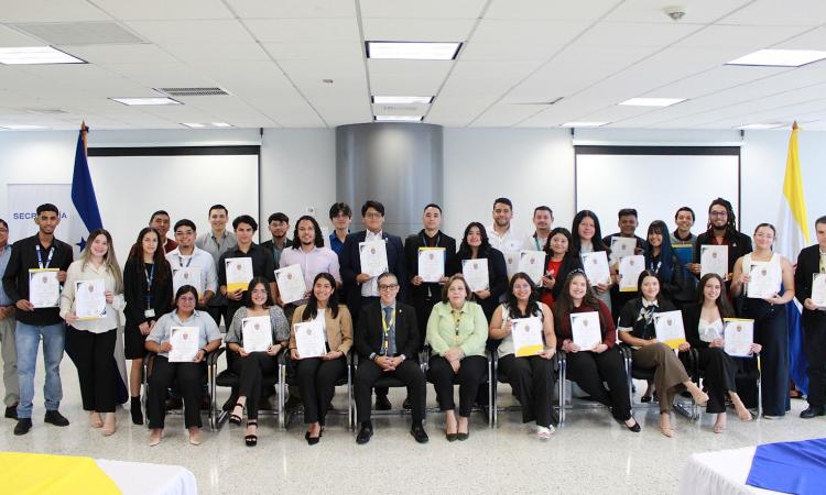 Consejo Universitario entregó reconocimientos y aprobó convenios para ejecutar proyectos clave