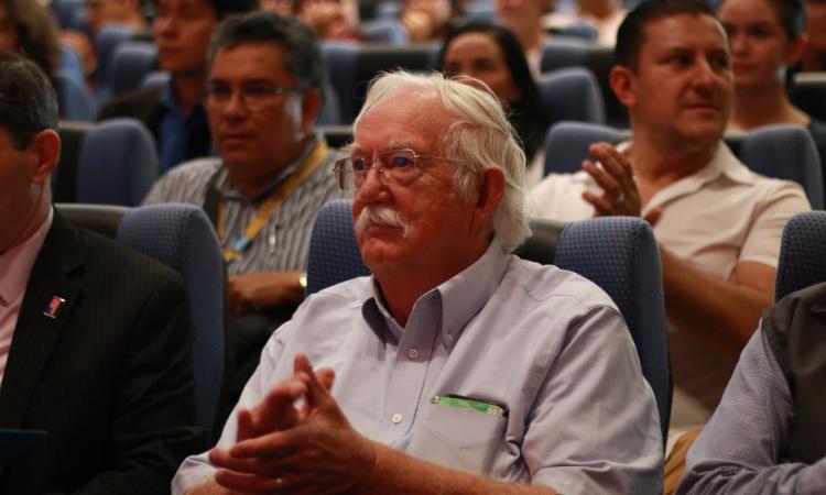 La UNAH y la Embajada de Estados Unidos avanzan con la investigación científica “El Perezoso Gigante en Honduras”