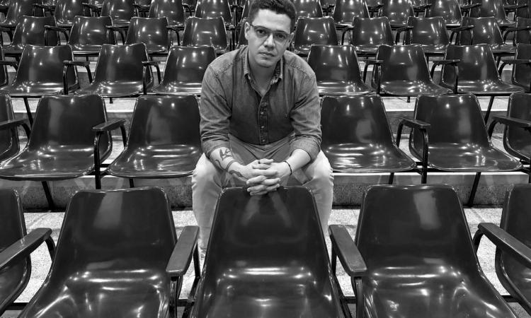 Entre la filosofía, la poesía y la docencia: Javier Kevorkian gana Premio Nacional de Poesía Los Confines 2027