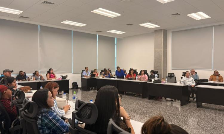 UNAH impulsa la educación intercultural mediante talleres dirigidos a personal de la Secretaría de Educación