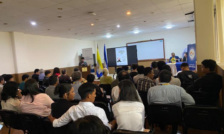 Semana de Matemática reúne a investigadores nacionales e internacionales para fortalecer la formación científica de los estudiantes