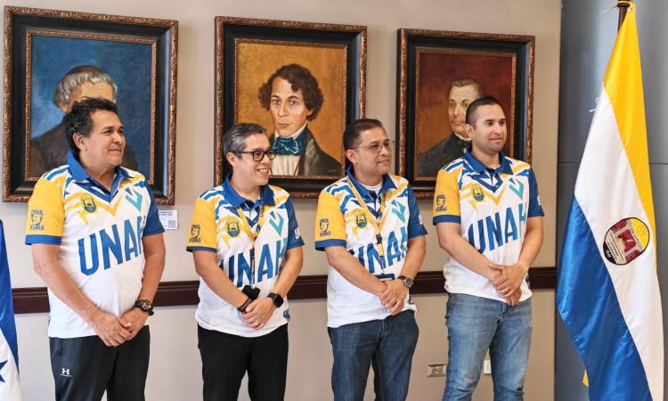 UNAH ficha a Nahún Espinoza como entrenador de su equipo de fútbol Pumas