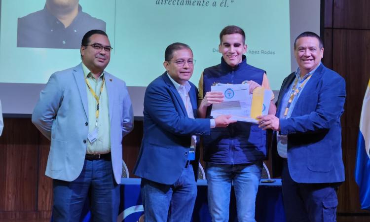 UNAH promueve la inclusión y el talento literario con el primer concurso “Textos a ciegas: Luz en palabras 2026”