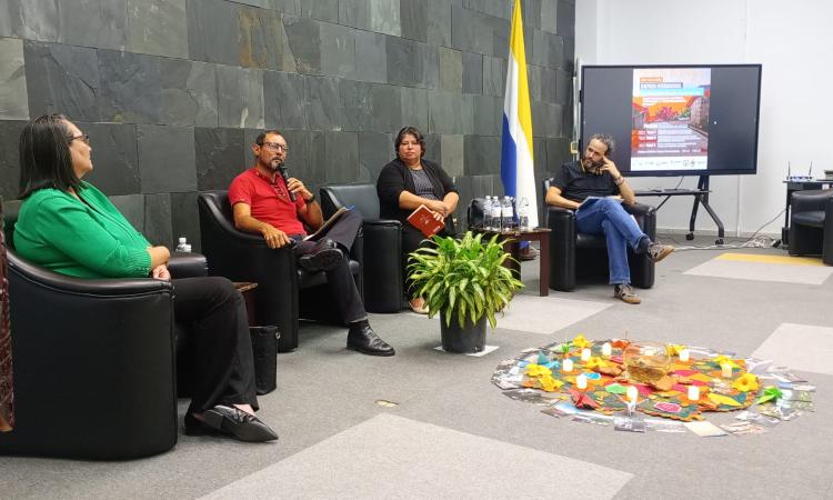 Especialistas analizan la construcción de paz, la violencia y el desplazamiento forzado en segundo día de simposio internacional