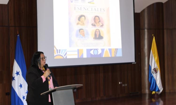 UNAH rinde homenaje a cuatro mujeres que contribuyeron en el desarrollo cultural y académico