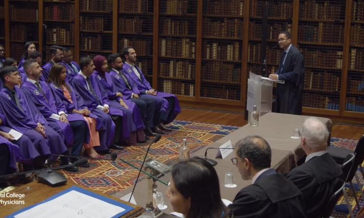 Egresado de la UNAH brinda discurso en una de las instituciones médicas más prestigiosas del mundo