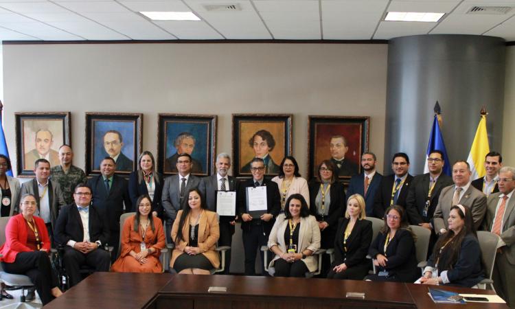UNAH e INP unen esfuerzos para impulsar la formación, investigación y reinserción social