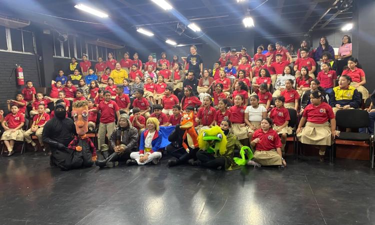 Grupo Fabrik de Sueños presenta "El Principito" en la UNAH, como parte del Festival Bambú