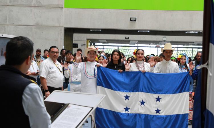 Juramentan a la delegación artística que representará a la UNAH en el Ficcua 2026