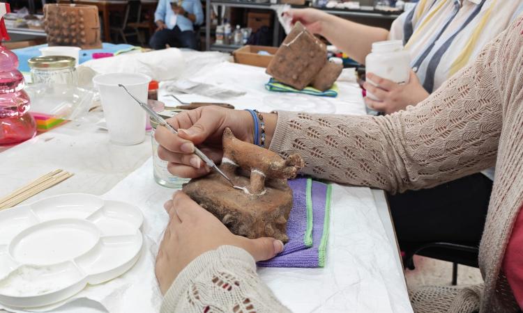 Piezas milenarias recuperan su historia gracias a la alianza entre la UNAH y el INAH de México 