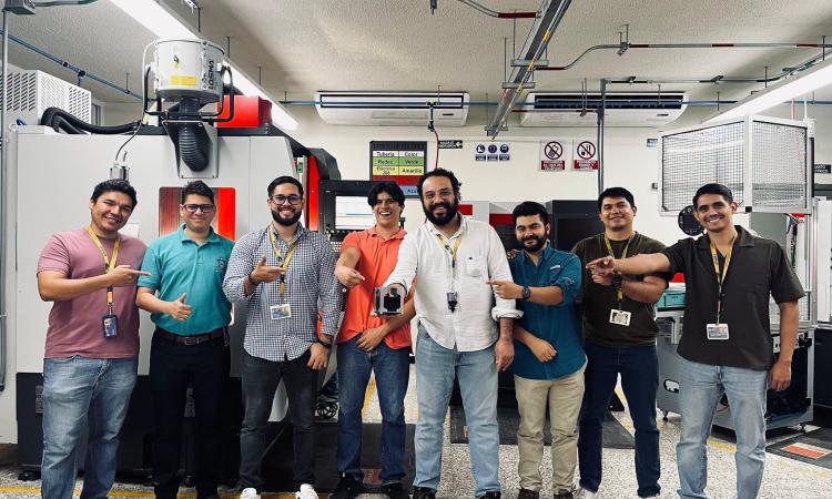 UNAH culmina fabricación de la estructura del Satélite Morazán y se prepara para su envío a Japón