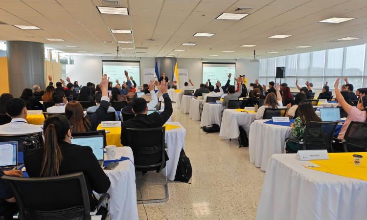 Consejo Universitario aprueba proyectos estratégicos y juramenta a nuevos representantes estudiantiles