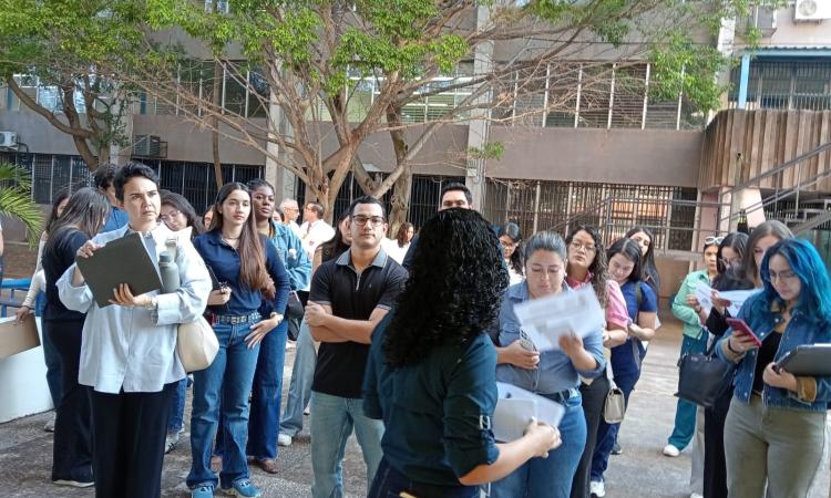 UNAH aplica prueba de admisión para posgrados de Odontología a 196 aspirantes