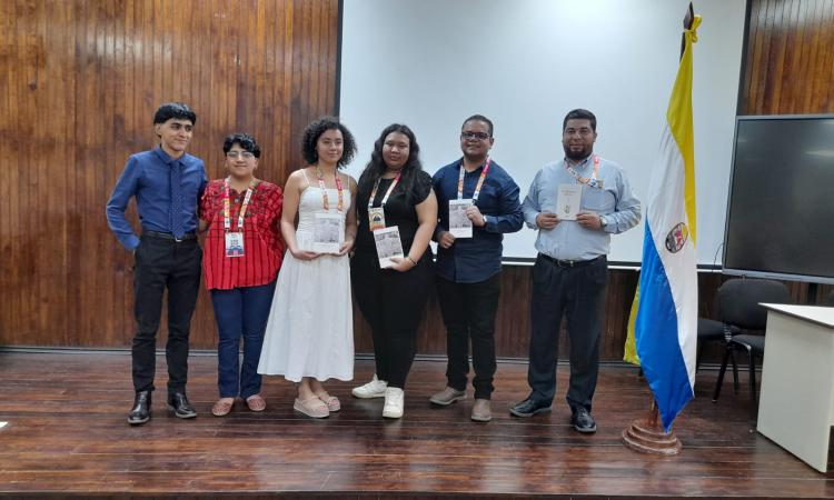 Las voces poéticas de Centroamérica se unieron en el FICCUA 2026