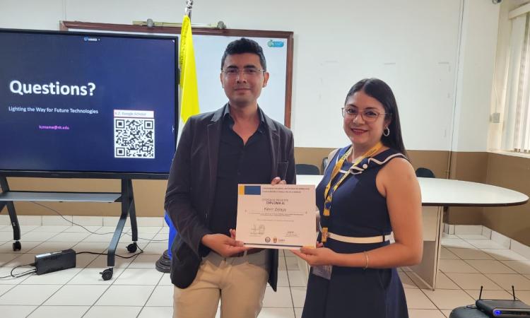 Fotónica e inteligencia artificial centran del debate científico en el 9. ° Coloquio de la UNAH