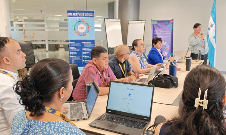 UNAH fortalece capacidades para integrar la sostenibilidad en su gestión institucional