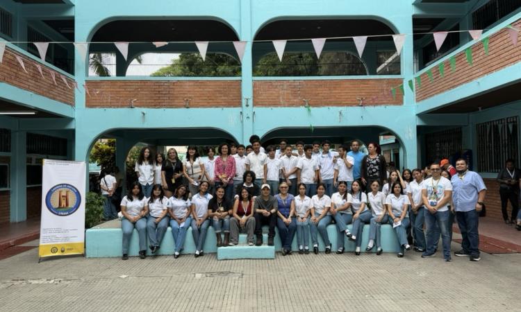 Docentes y estudiantes de la UNAH acercan el oficio de la Historia a jóvenes de dos colegios de Tegucigalpa